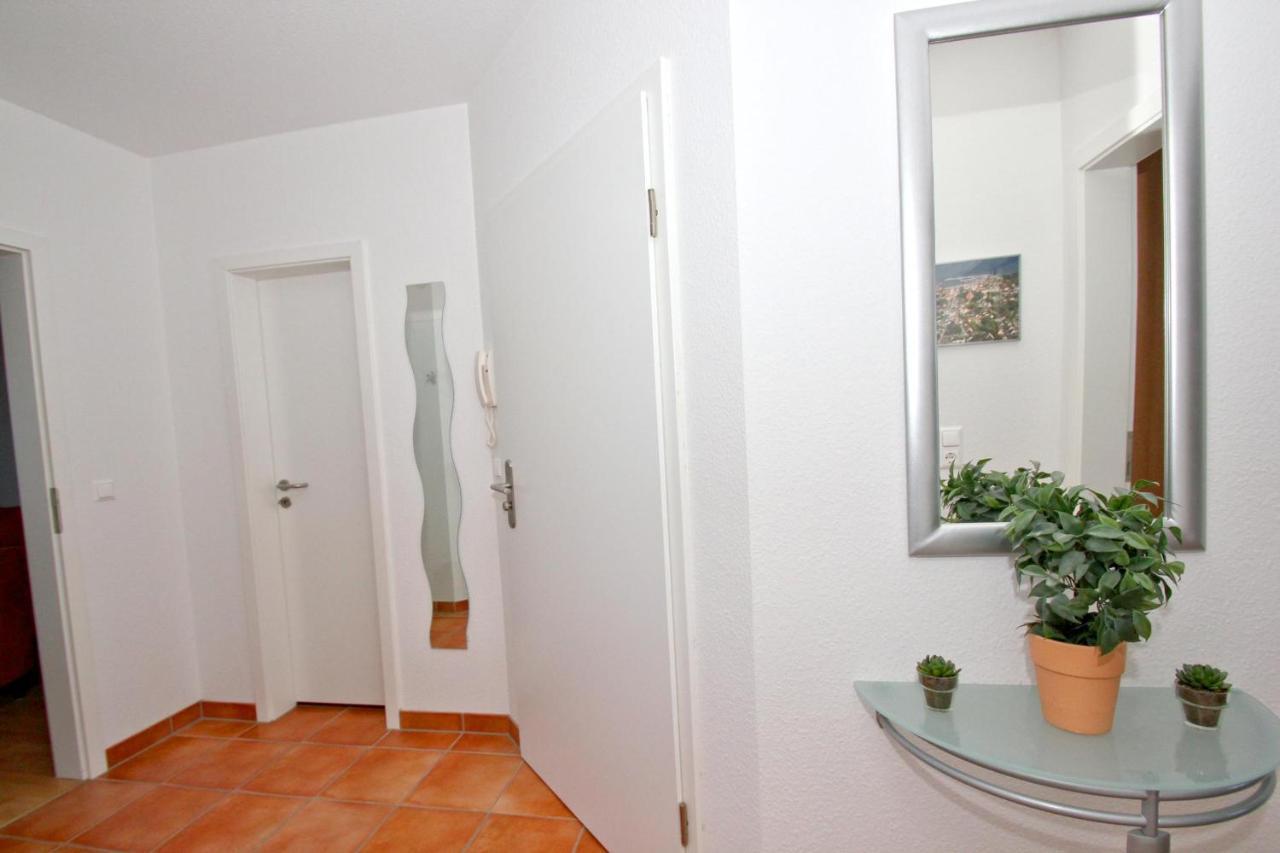 Hafennahe Ferienwohnung Mit Balkon Und Meerblick - Hafenhaeuser Wiek Wohnung 14 Wiek auf Rügen Dış mekan fotoğraf